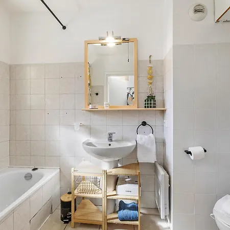 Porte De France - Happy