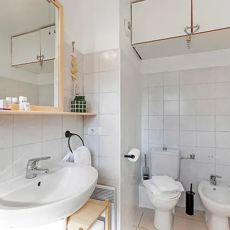 Porte De France - Happy * Garavan