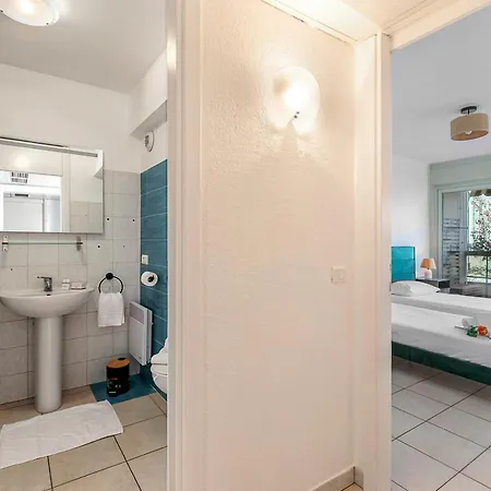 Porte De France - Happy