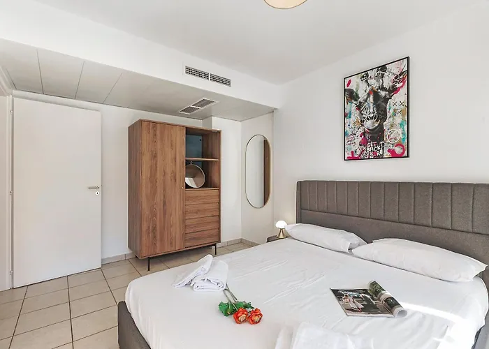 Apartment Porte De France - Happy *